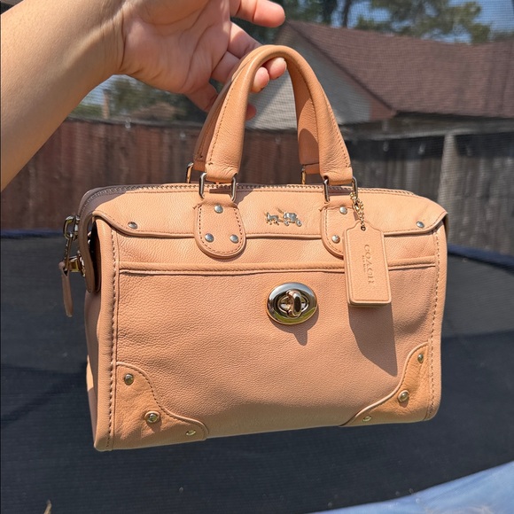 Coach APRICOT Leather crossbody/hand bag - Picture 9 of 16